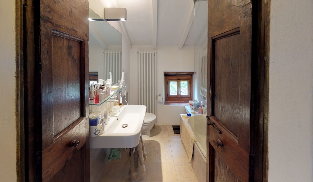 Il-Pino-Bathroom